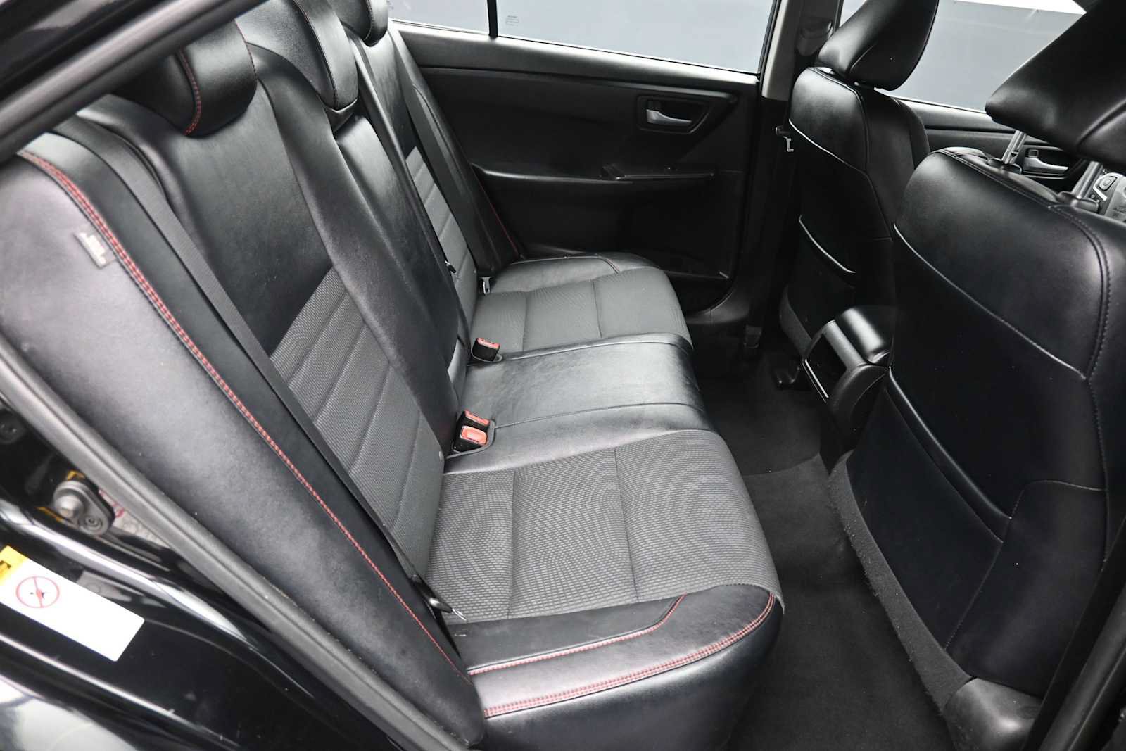 Used 2016 Toyota Camry SE w/ Protection Package (Q2) FWD image 22