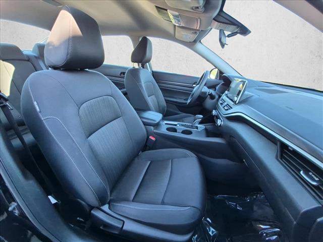 Used 2025 Nissan Altima 2.5 SV FWD image 21