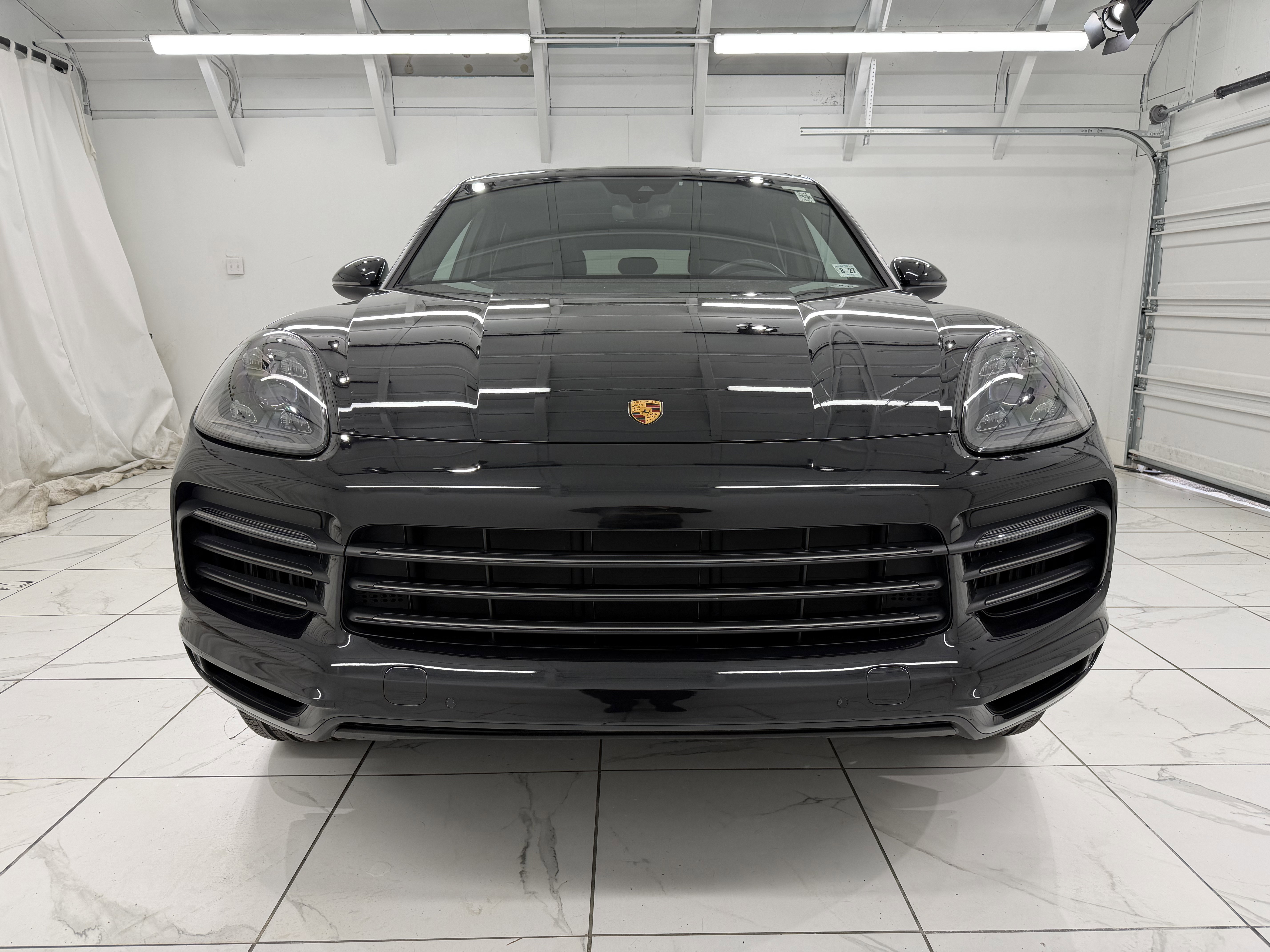 Certified 2022 Porsche Cayenne Platinum Edition image 9