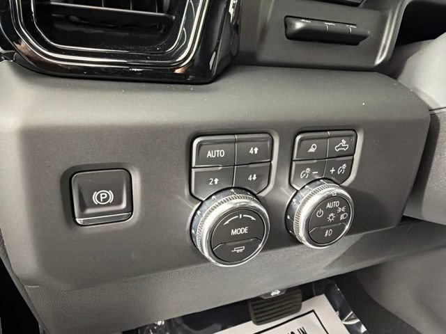 Used 2026 GMC Sierra 1500 AT4 w/ AT4 Premium Package AWD/4WD image 33