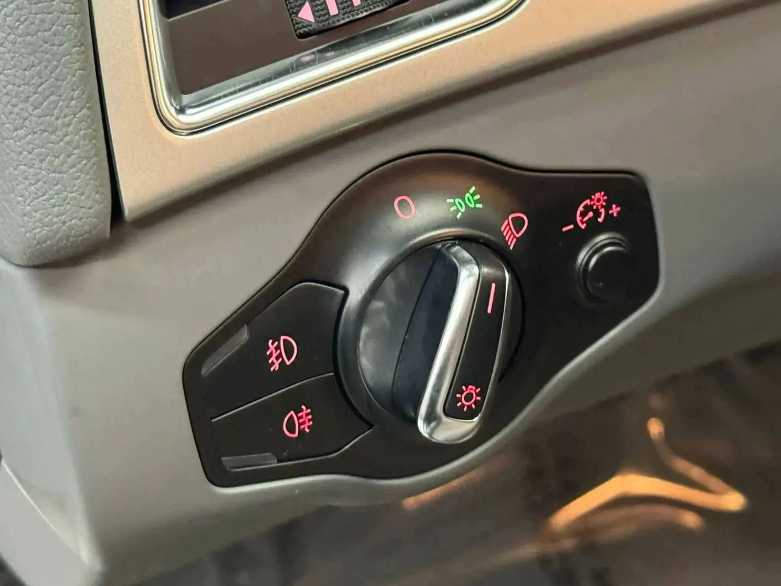 Used 2009 Audi A4 2.0T image 32