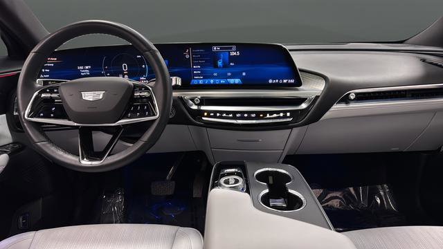 Used 2024 Cadillac Lyriq Luxury image 11