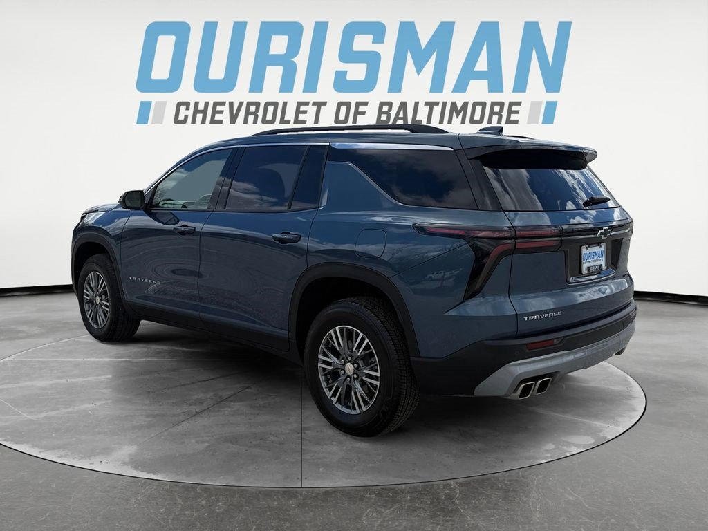 Certified 2025 Chevrolet Traverse LT w/ Driver Confidence Package FWD image 4