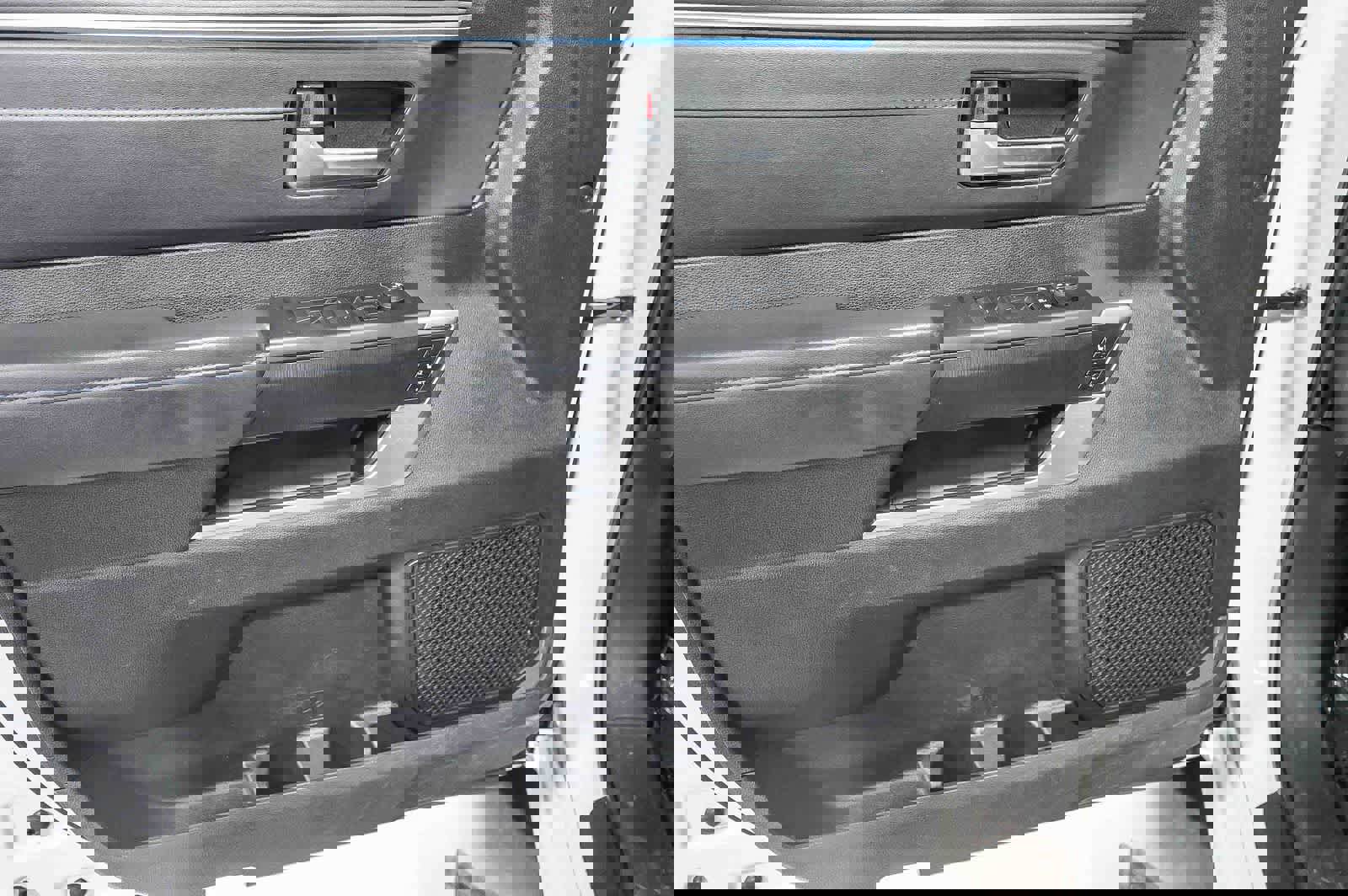 Used 2023 Toyota Tundra Platinum w/ Advanced Package AWD/4WD image 22