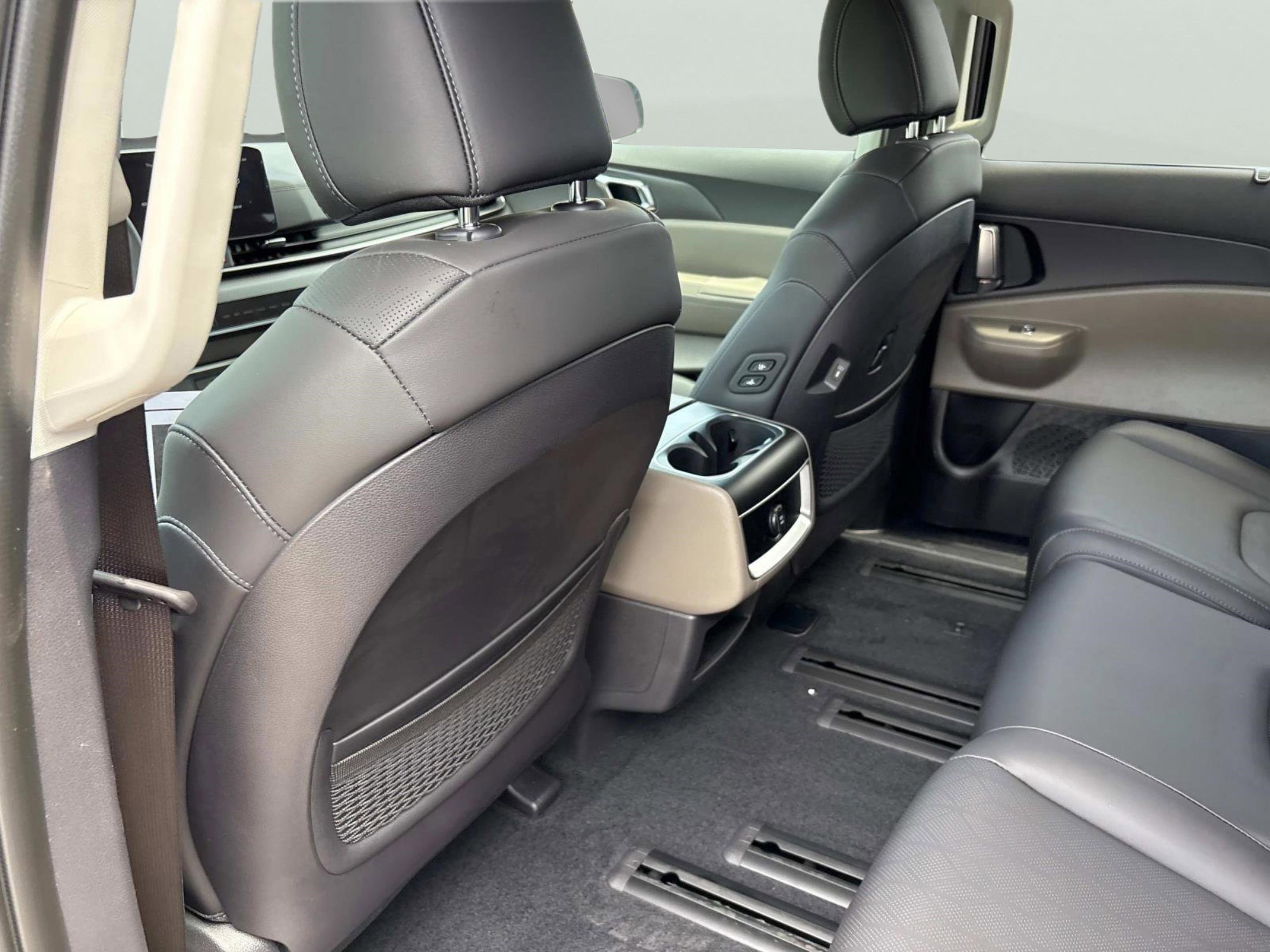 New 2026 Kia Carnival EX image 14