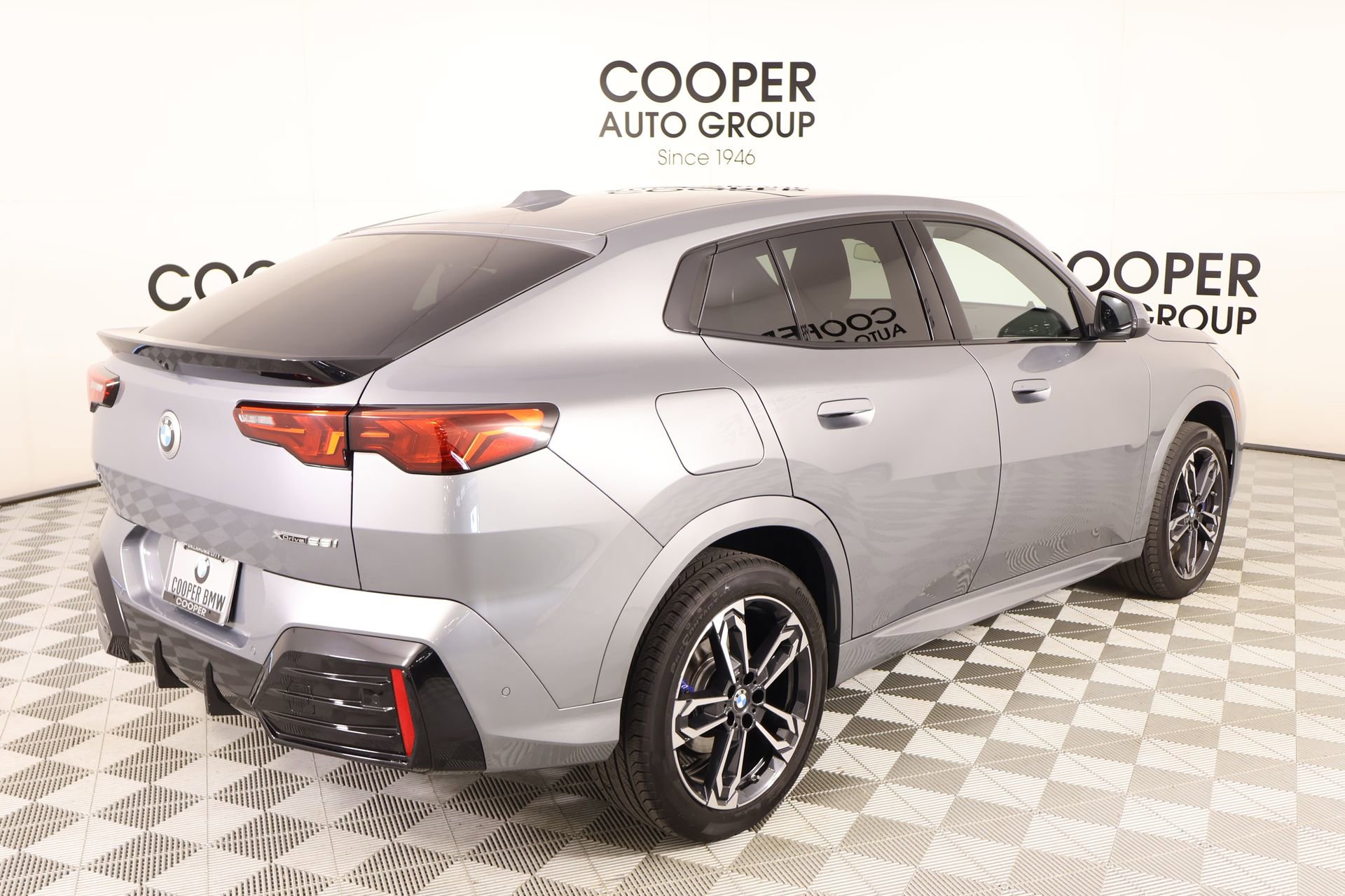 Used 2025 BMW X2 xDrive28i w/ M Sport Package image 22