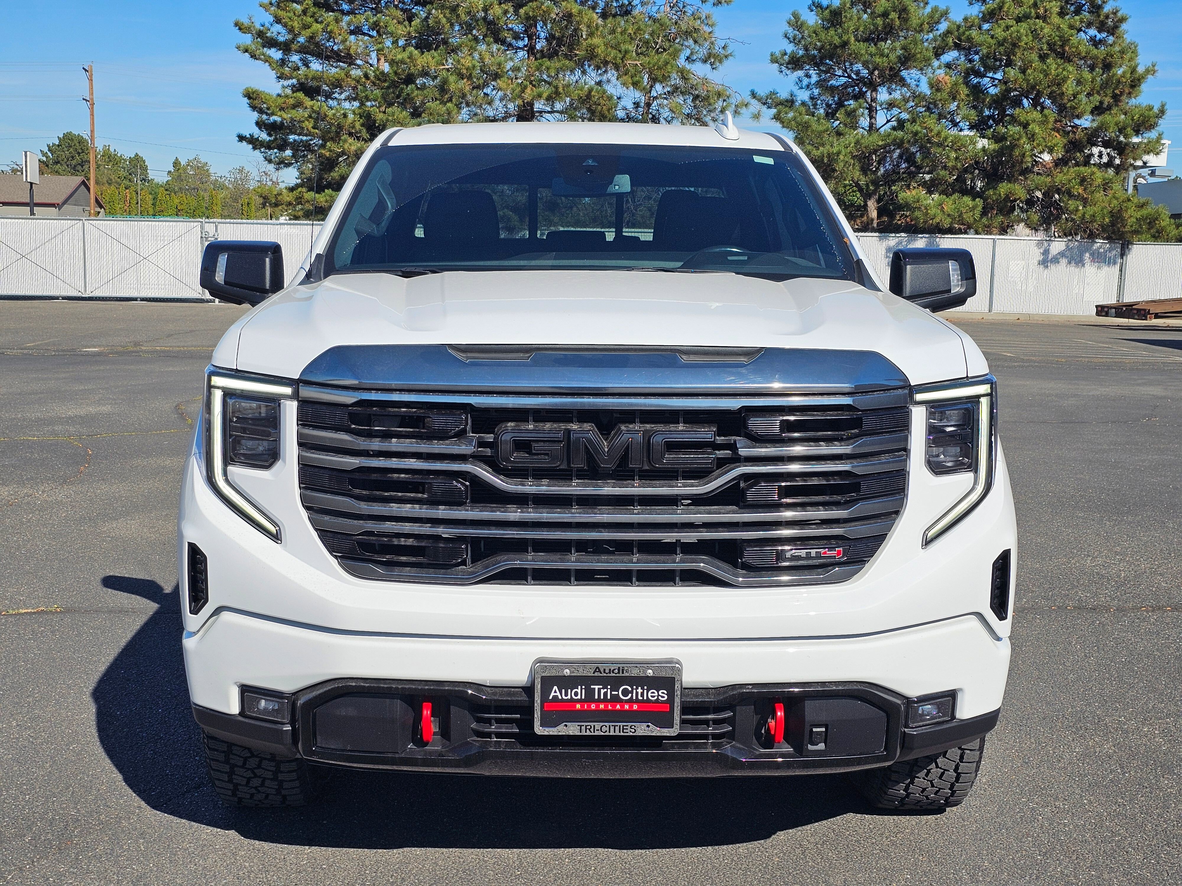Used 2022 GMC Sierra 1500 AT4 w/ AT4 Preferred Package image 6
