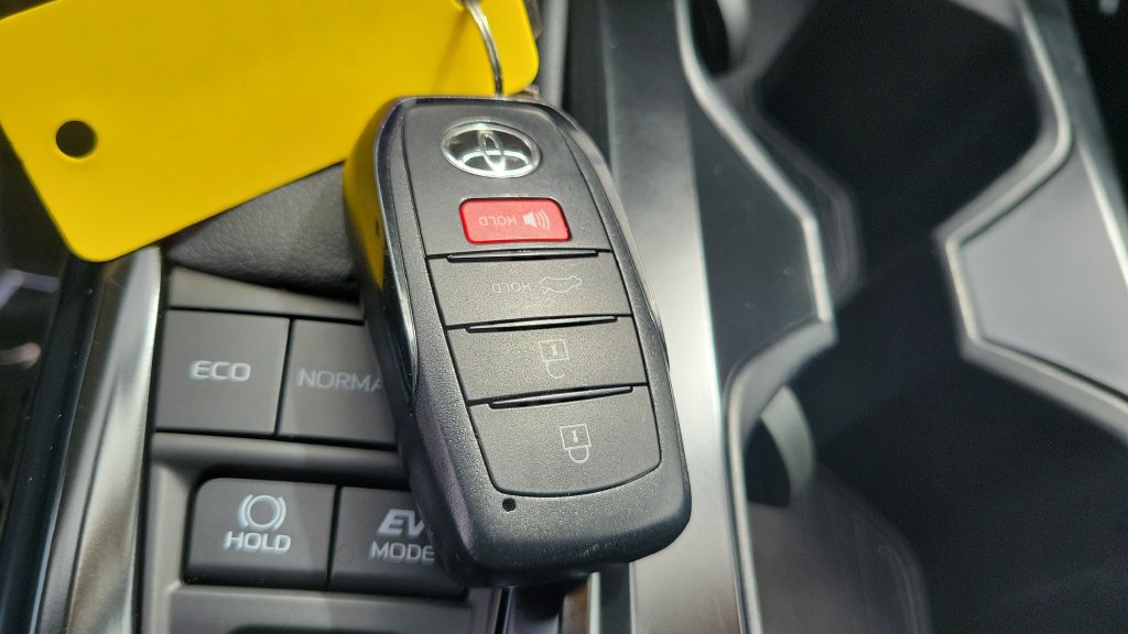 Used 2026 Toyota Camry SE FWD image 27
