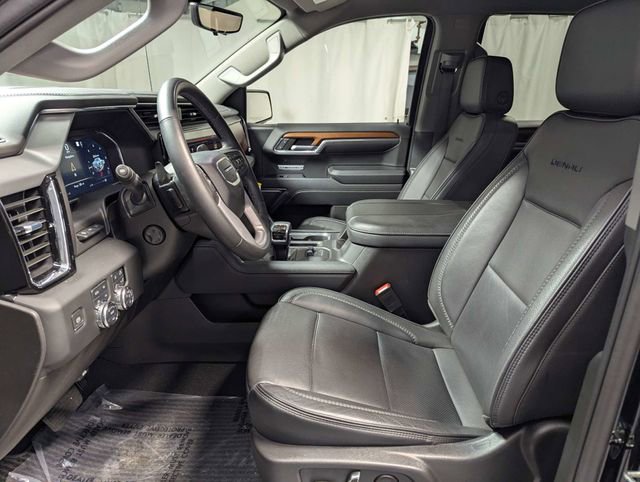 Used 2023 GMC Sierra 1500 Denali w/ Technology Package AWD/4WD image 10