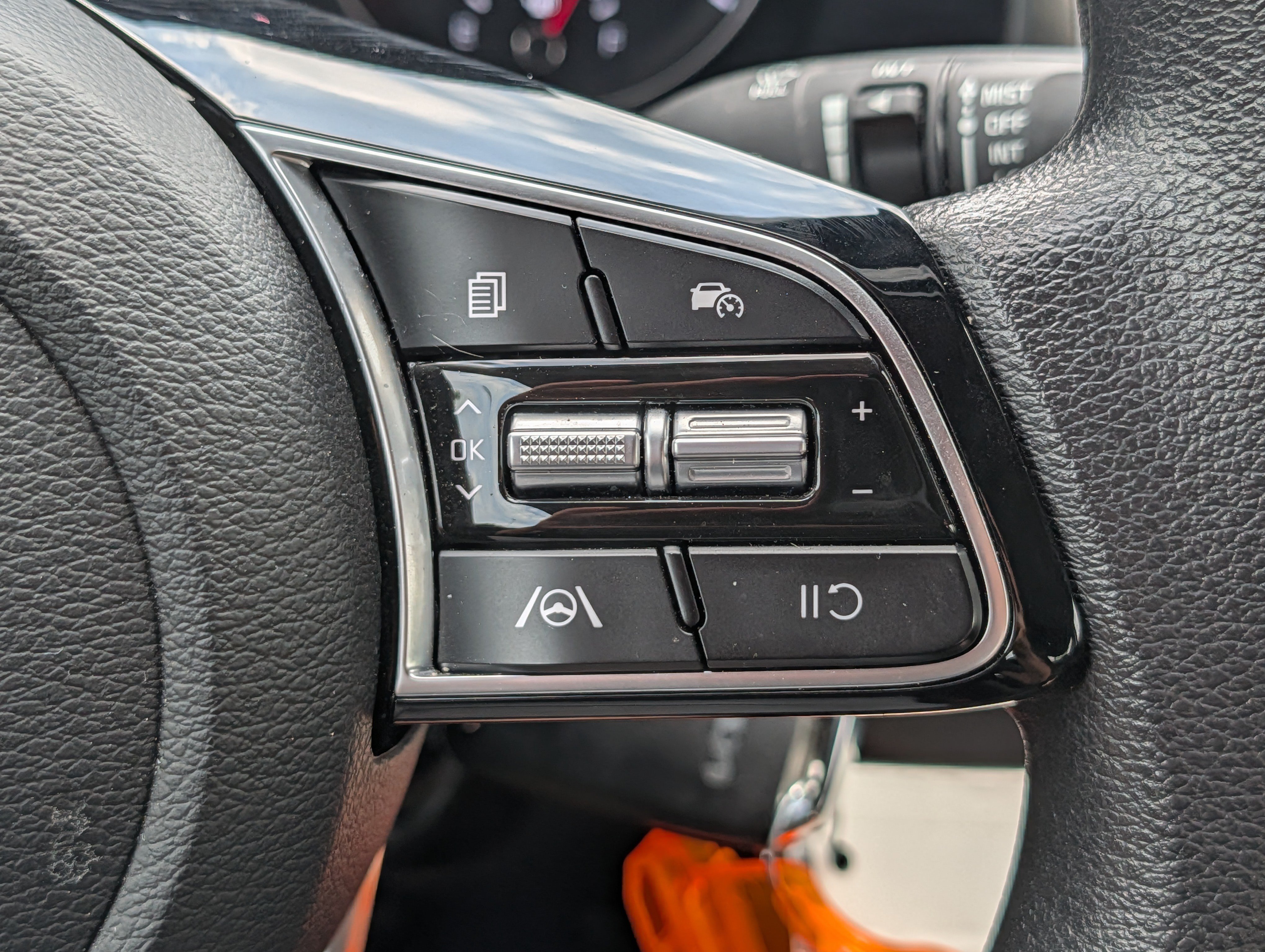 Certified 2024 Kia Forte LXS w/ LXS Technology Package FWD image 29