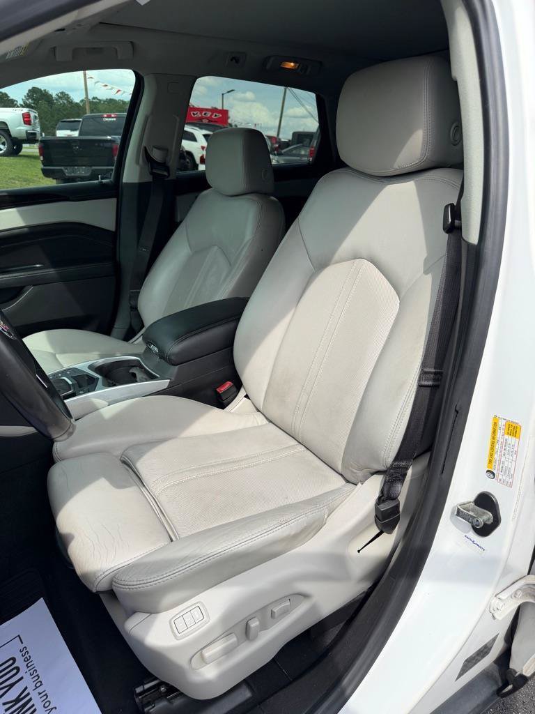 Used 2015 Cadillac SRX Luxury w/ Driver Awareness Package FWD image 4