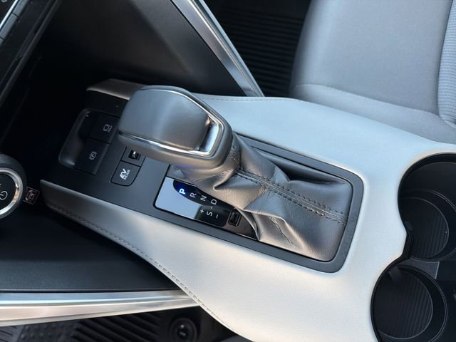 Certified 2024 Toyota Venza LE image 24