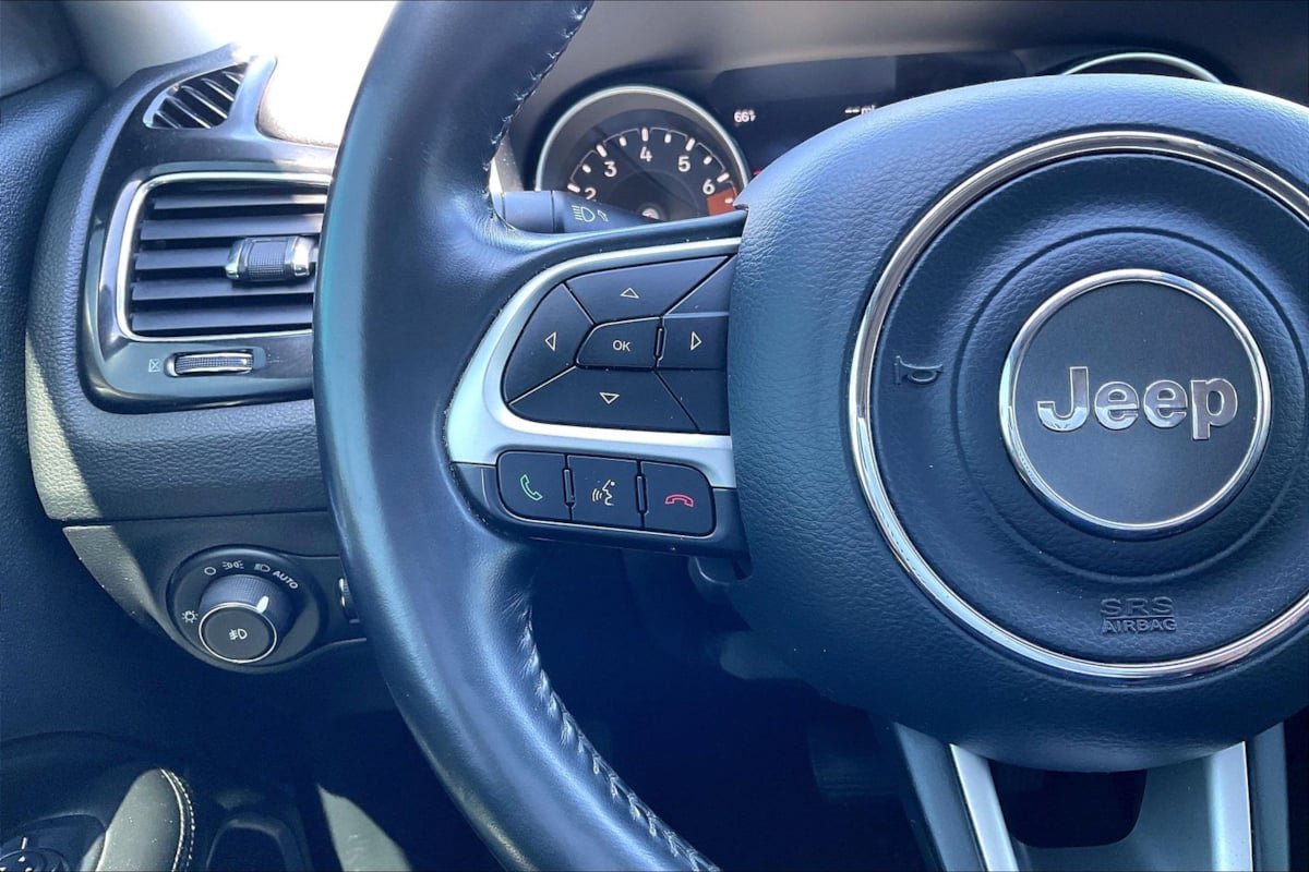 Used 2019 Jeep Compass Altitude FWD image 18