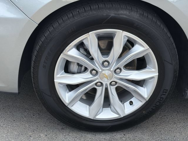 Used 2025 Chevrolet Malibu LT FWD image 16