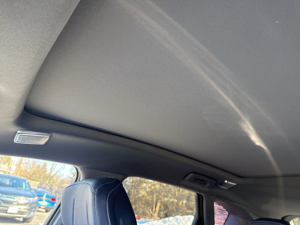 Used 2025 Cadillac Optiq Sport 2 image 38