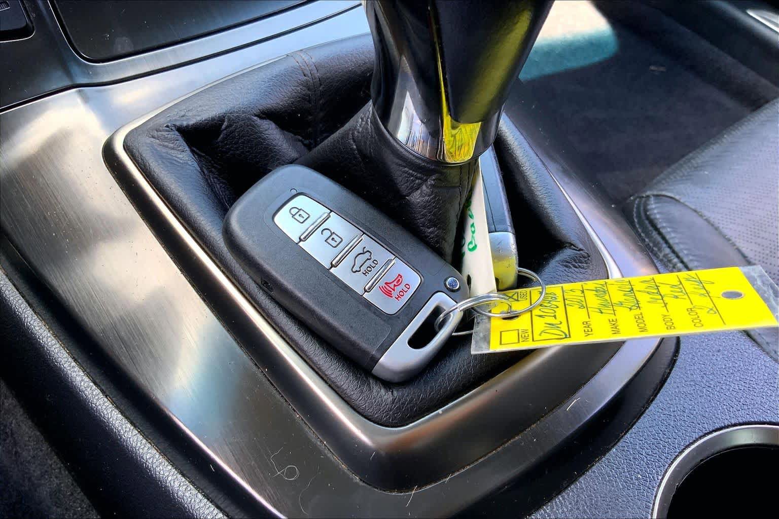 Used 2013 Hyundai Genesis 3.8 RWD image 14