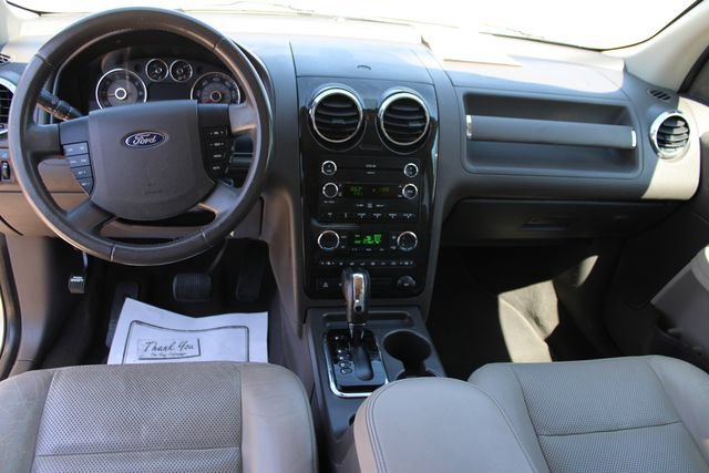 Used 2008 Ford Taurus X SEL FWD image 21