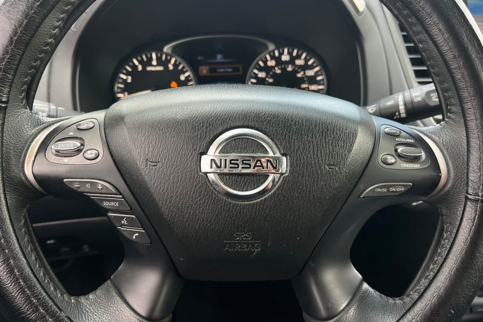 Used 2018 Nissan Pathfinder SL FWD image 31