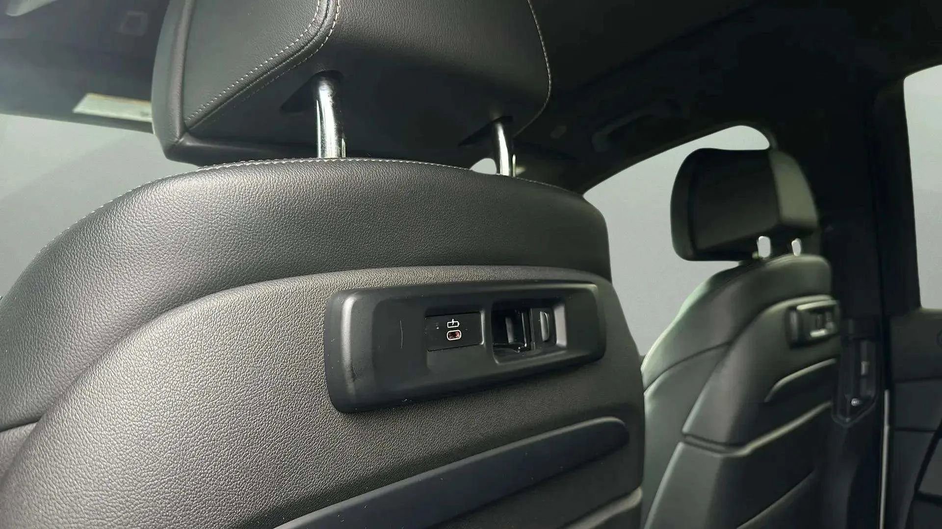 Used 2020 BMW X7 xDrive40i w/ M Sport Package image 16