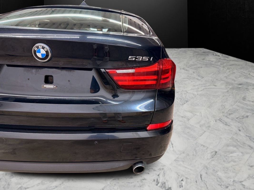 Used 2017 BMW 535i Gran Turismo xDrive w/ Luxury Seating Package AWD/4WD image 10