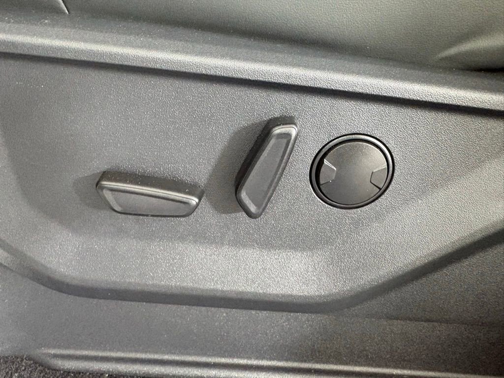 Used 2025 Ford Expedition Active image 12