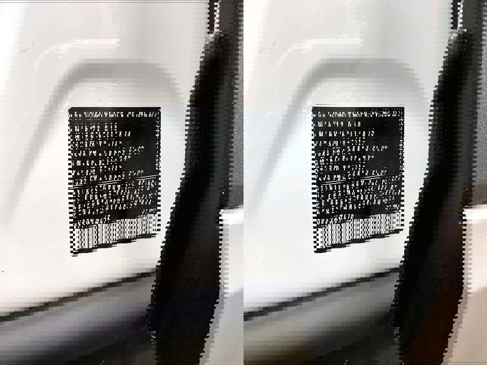 Used 2025 Volkswagen Tiguan SE image 34