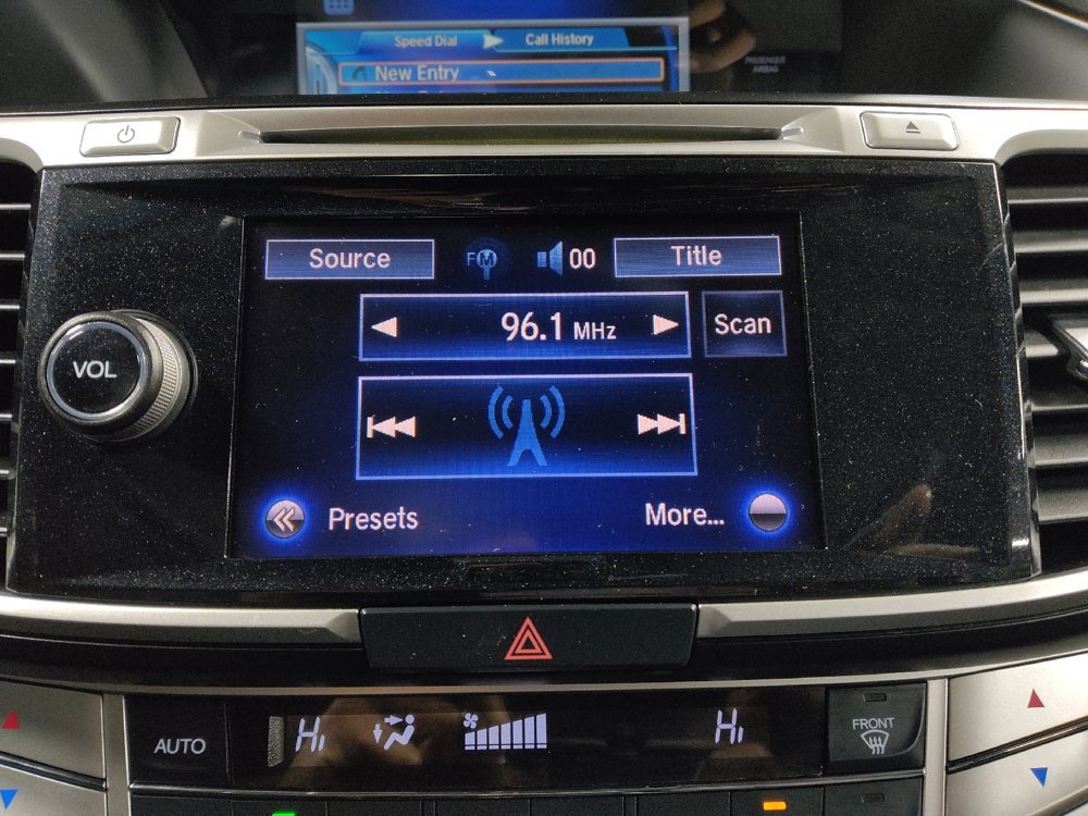 Used 2015 Honda Accord EX-L image 25