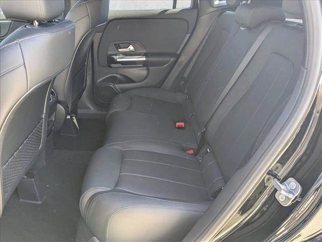 Used 2025 Mercedes-Benz GLA 250 image 16