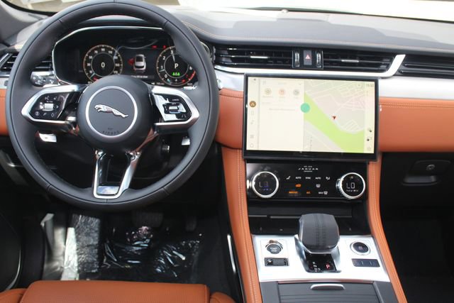 New 2026 Jaguar F-PACE R-Dynamic S image 4