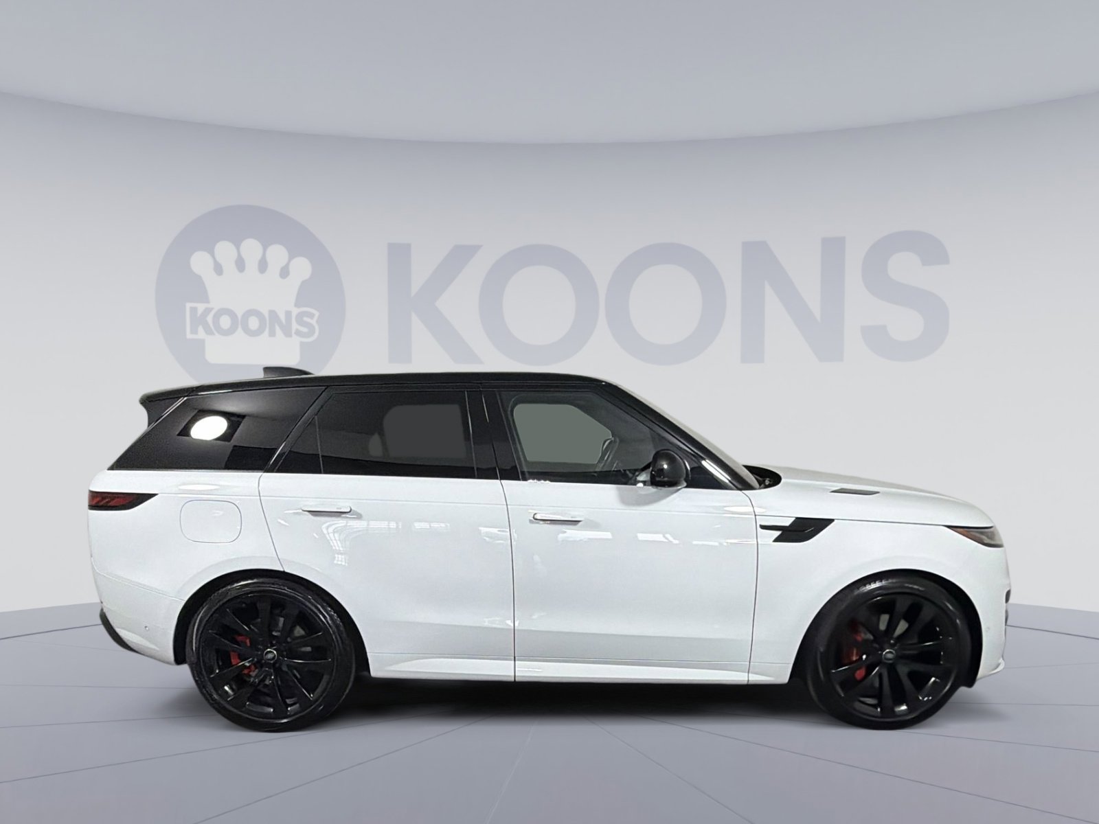 Used 2023 Land Rover Range Rover Sport SE Dynamic image 8