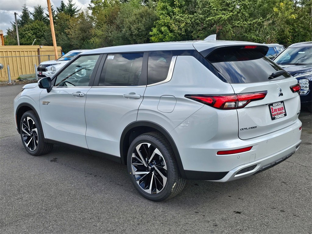 New 2025 Mitsubishi Outlander SE image 7