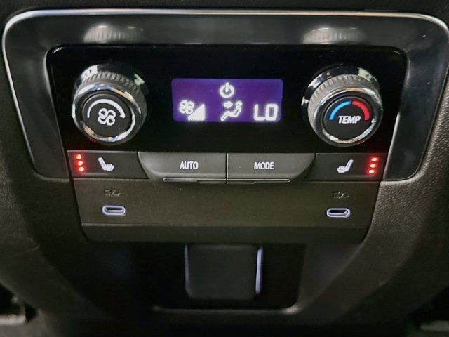 Used 2025 Chevrolet Tahoe Premier AWD/4WD image 26