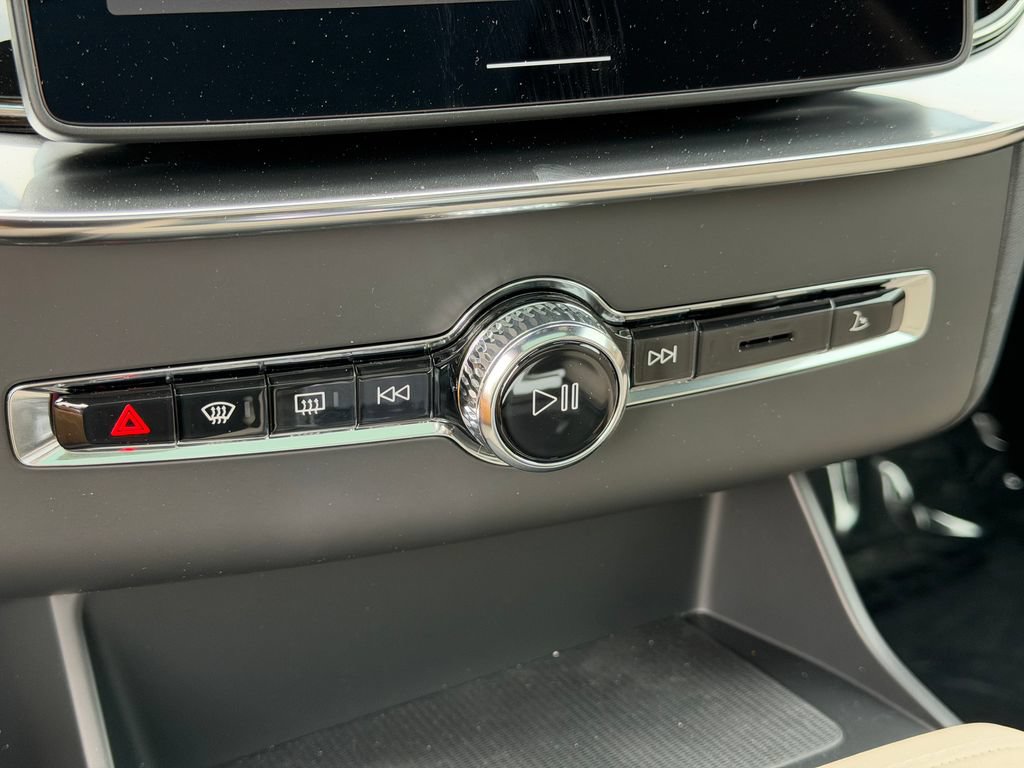 New 2026 Volvo XC90 B6 Plus AWD/4WD image 26