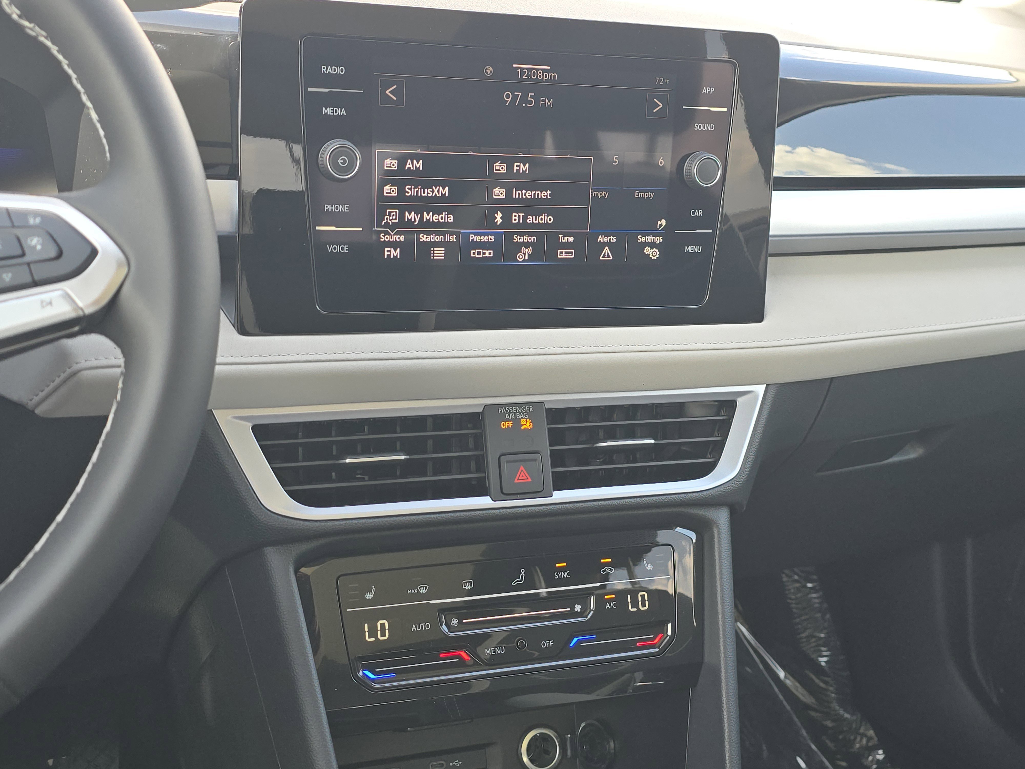 New 2026 Volkswagen Taos SE FWD image 25