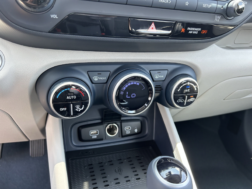 New 2026 Hyundai Venue SEL FWD image 24