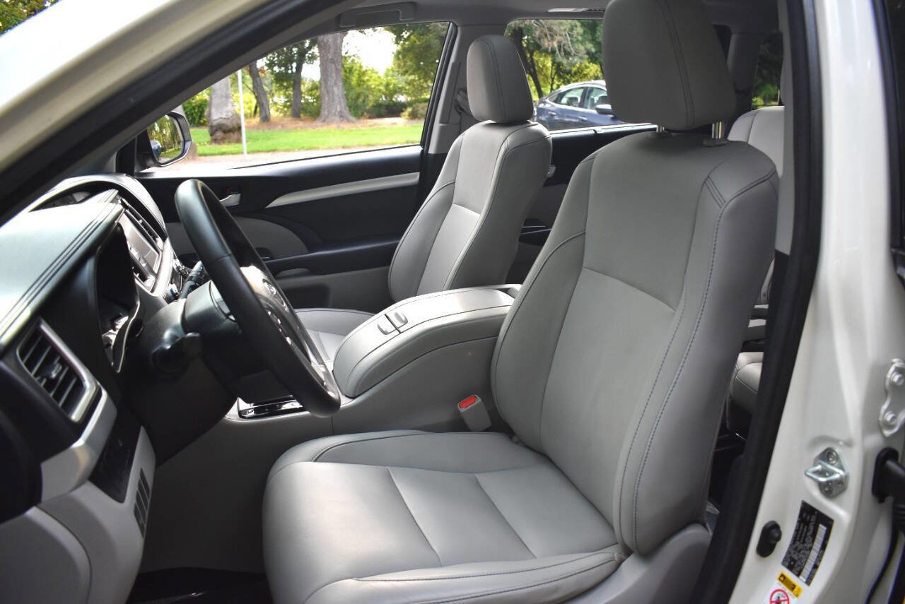 Used 2015 Toyota Highlander XLE AWD/4WD image 37