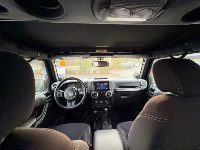 Used 2013 Jeep Wrangler Unlimited Sahara w/ Connectivity Group image 9