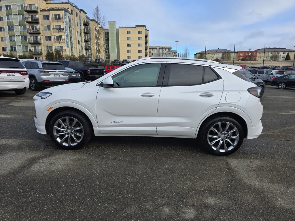 Used 2024 Buick Encore GX Avenir w/ Avenir Technology Package image 5
