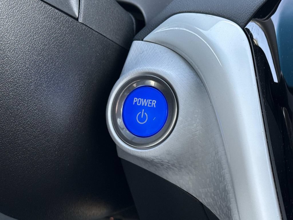 Used 2019 Chevrolet Bolt Premier FWD image 15