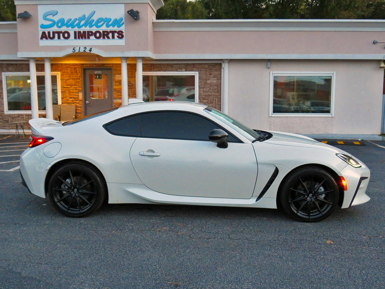 Used 2023 Toyota GR86 Premium image 6