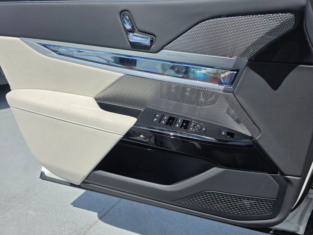 New 2026 BMW 760i xDrive w/ Executive Package image 17