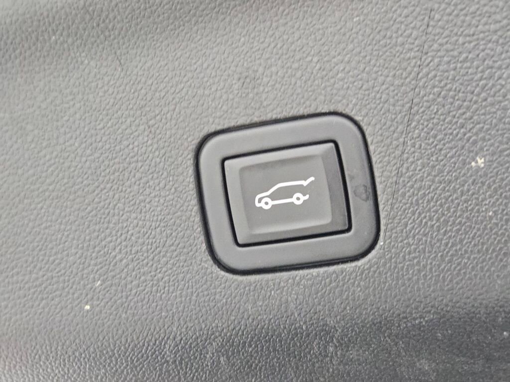 Used 2023 GMC Yukon AT4 image 22