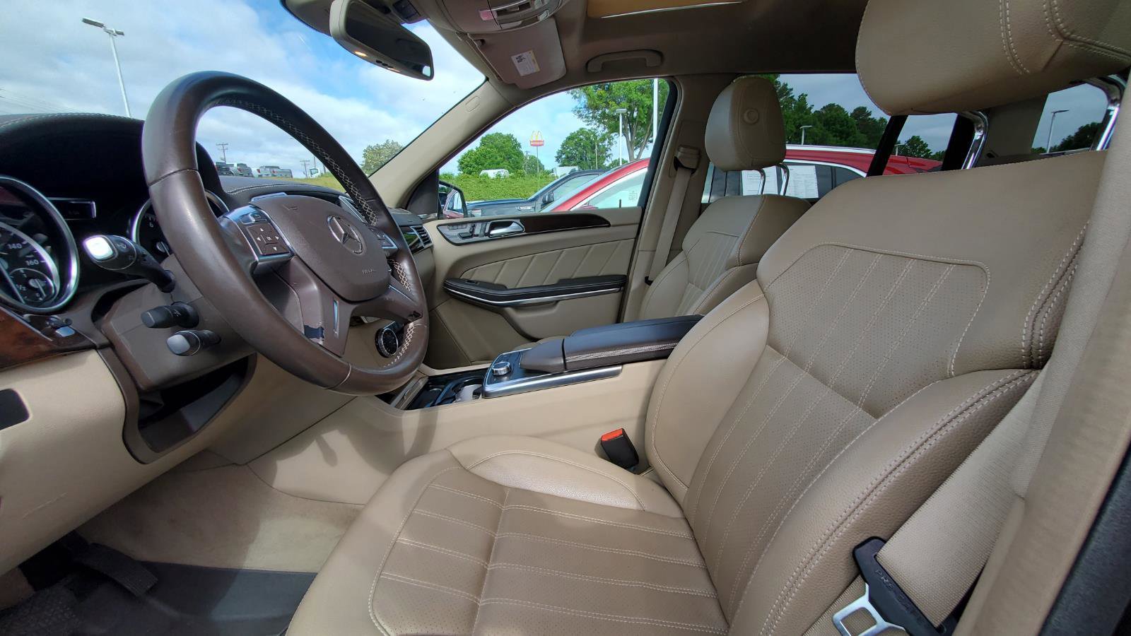 Used 2014 Mercedes-Benz GL 450 4MATIC image 3