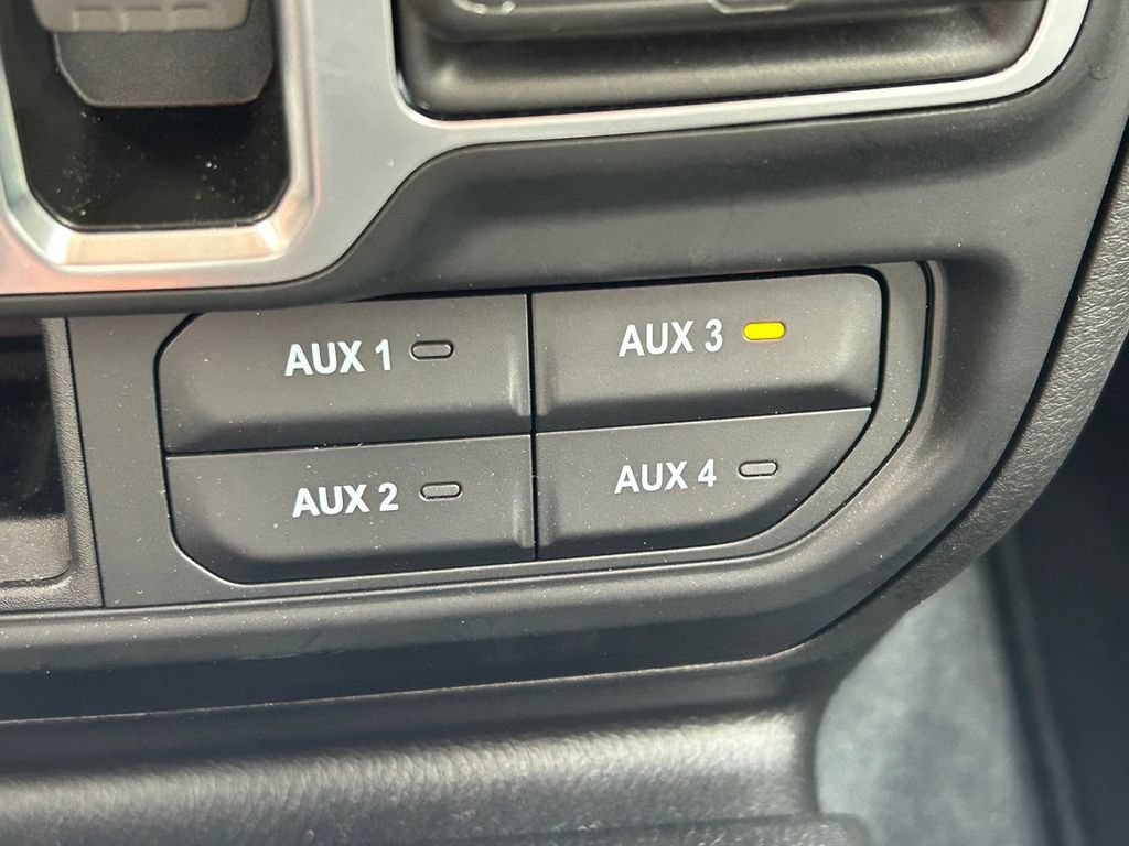 Used 2024 Jeep Wrangler Unlimited Sport AWD/4WD image 25