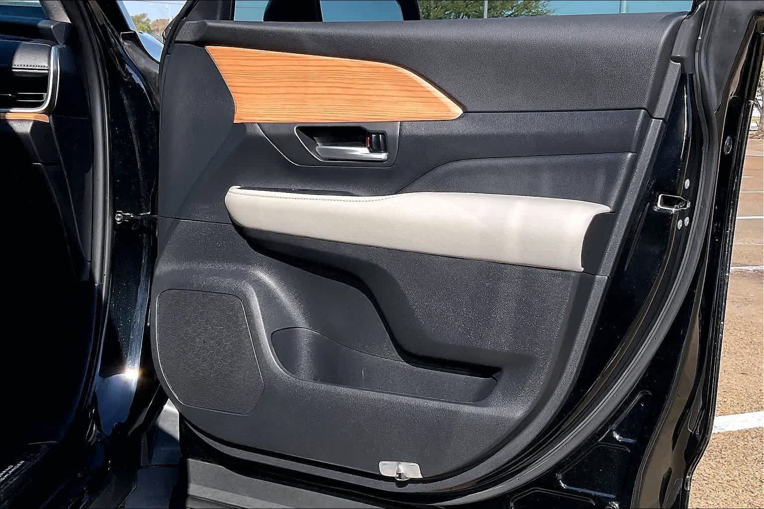 Used 2025 Toyota Grand Highlander FWD image 28