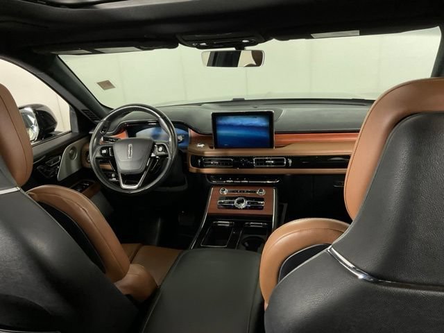 Used 2023 Lincoln Aviator Reserve w/ Equipment Group 201A AWD/4WD image 14