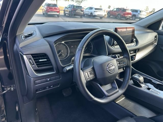 Used 2025 Nissan Rogue SV FWD image 10