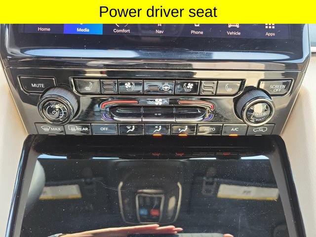 Used 2023 Jeep Grand Cherokee 4WD 4xe w/ Luxury Tech Group II image 16