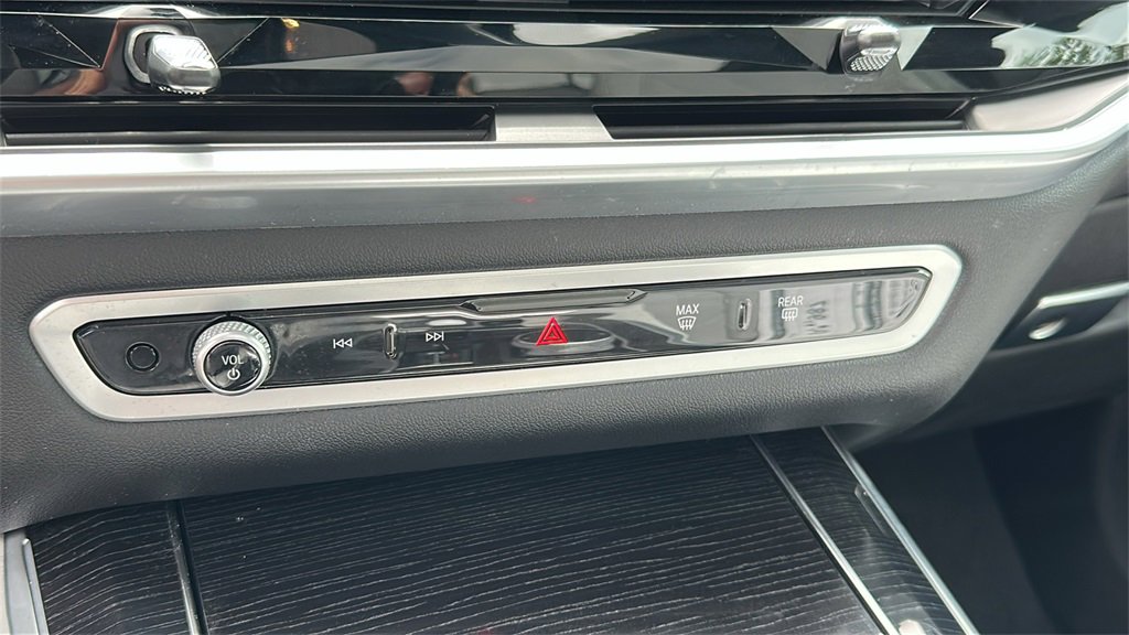 Used 2024 BMW X5 M60i w/ Climate Comfort Package image 19