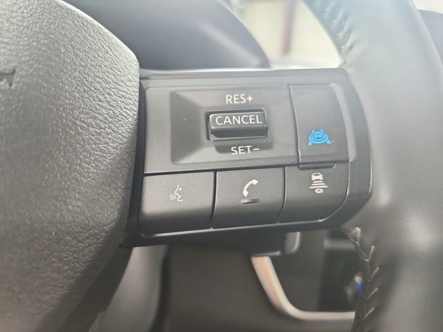 Used 2025 Nissan Rogue SV FWD image 23